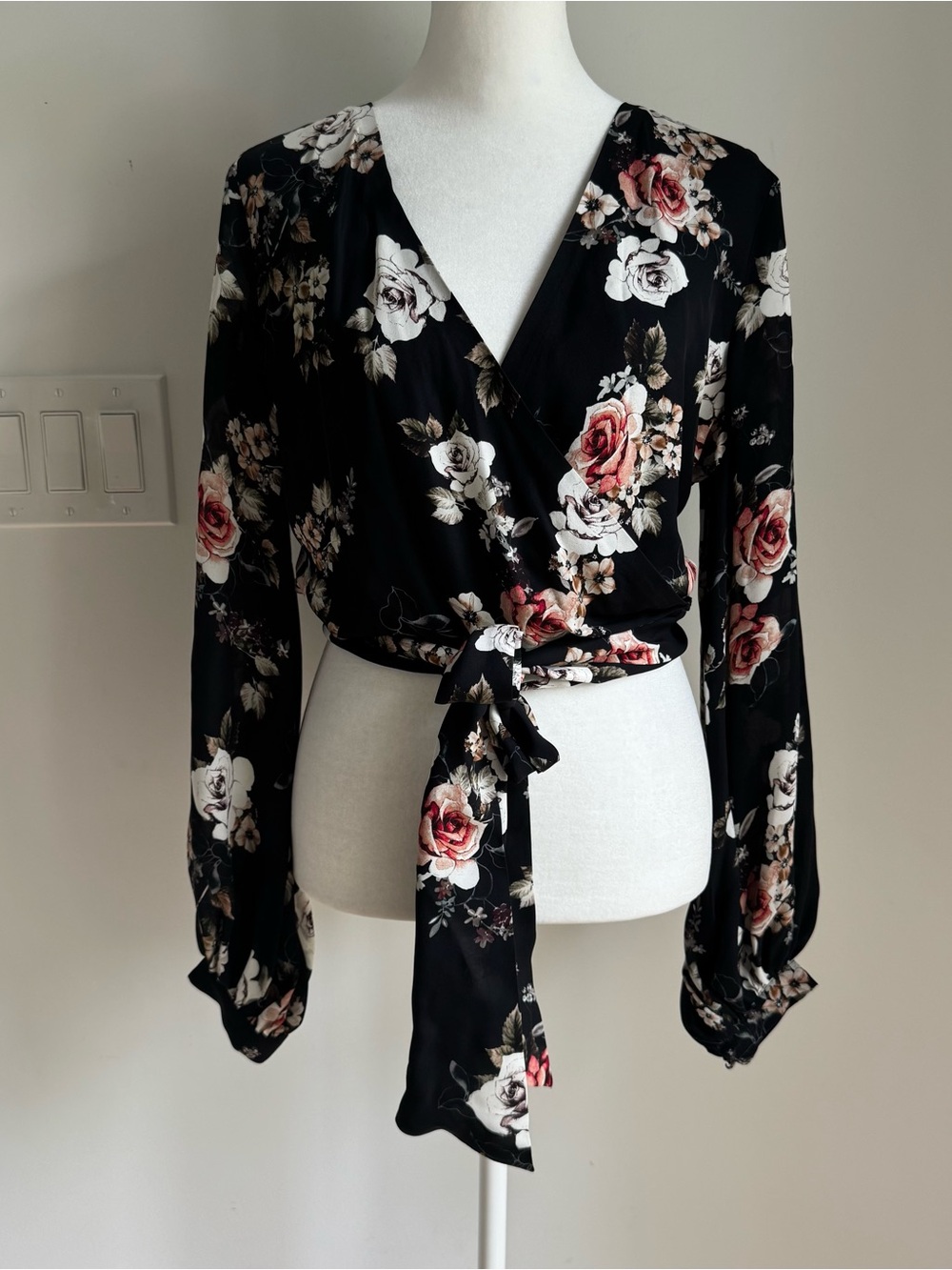 NICHOLAS 100% Silk Floral Wrap Top Tie Front Blouse Sz 4